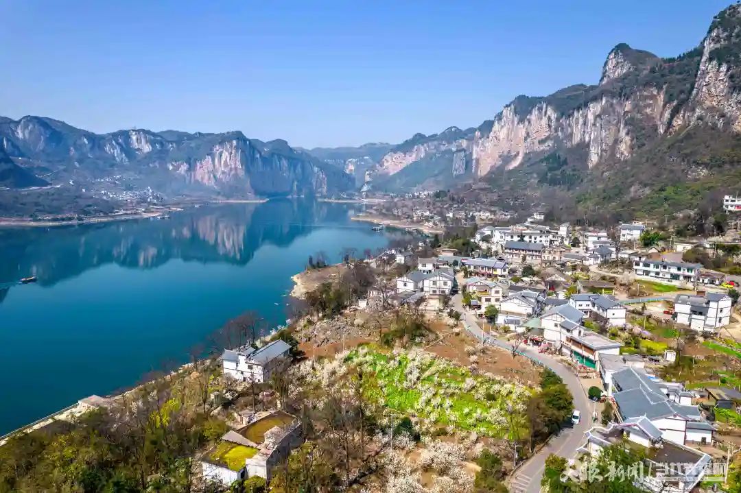 5 化屋景区春日风光。.jpg
