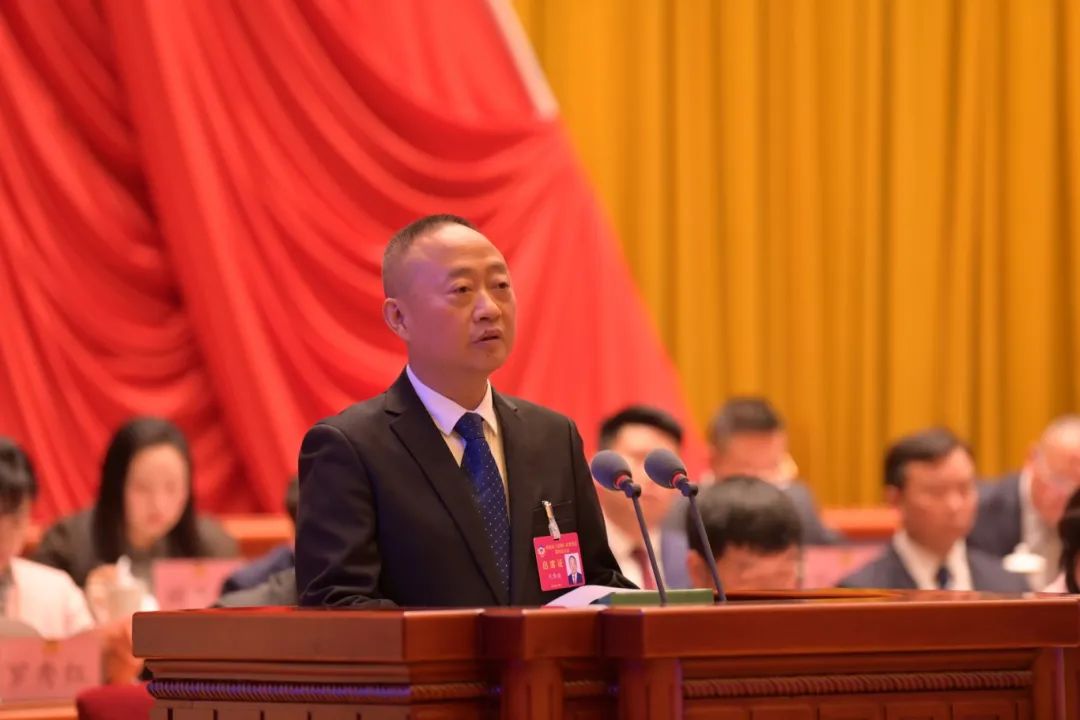 代泽斌委员.JPG