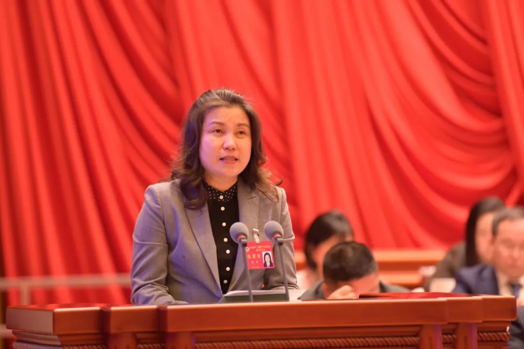 喻莉委员..JPG