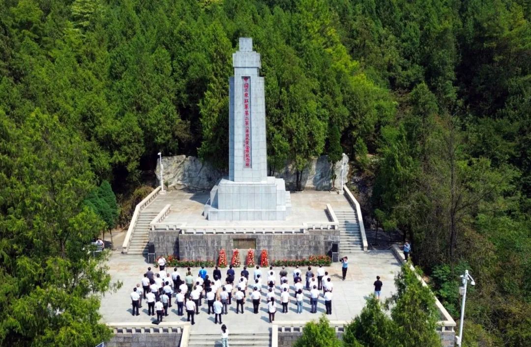 会师纪念碑.jpg
