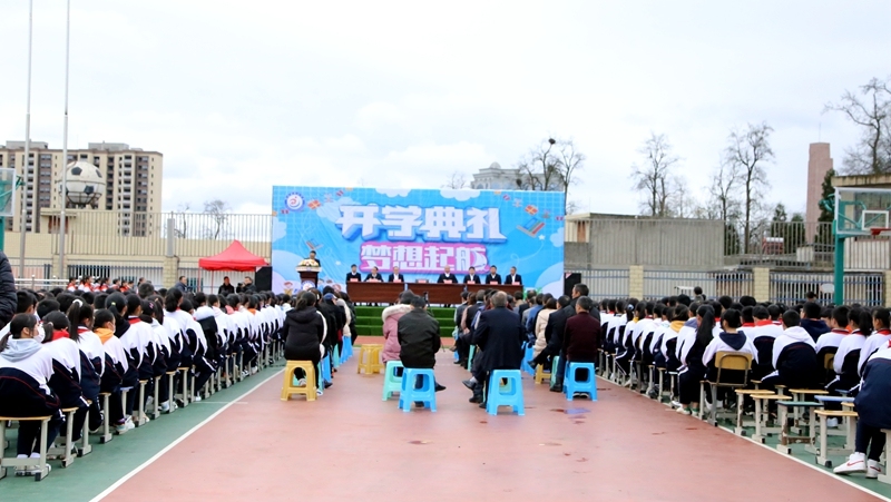 修文县各地中小学幼儿园如期开学