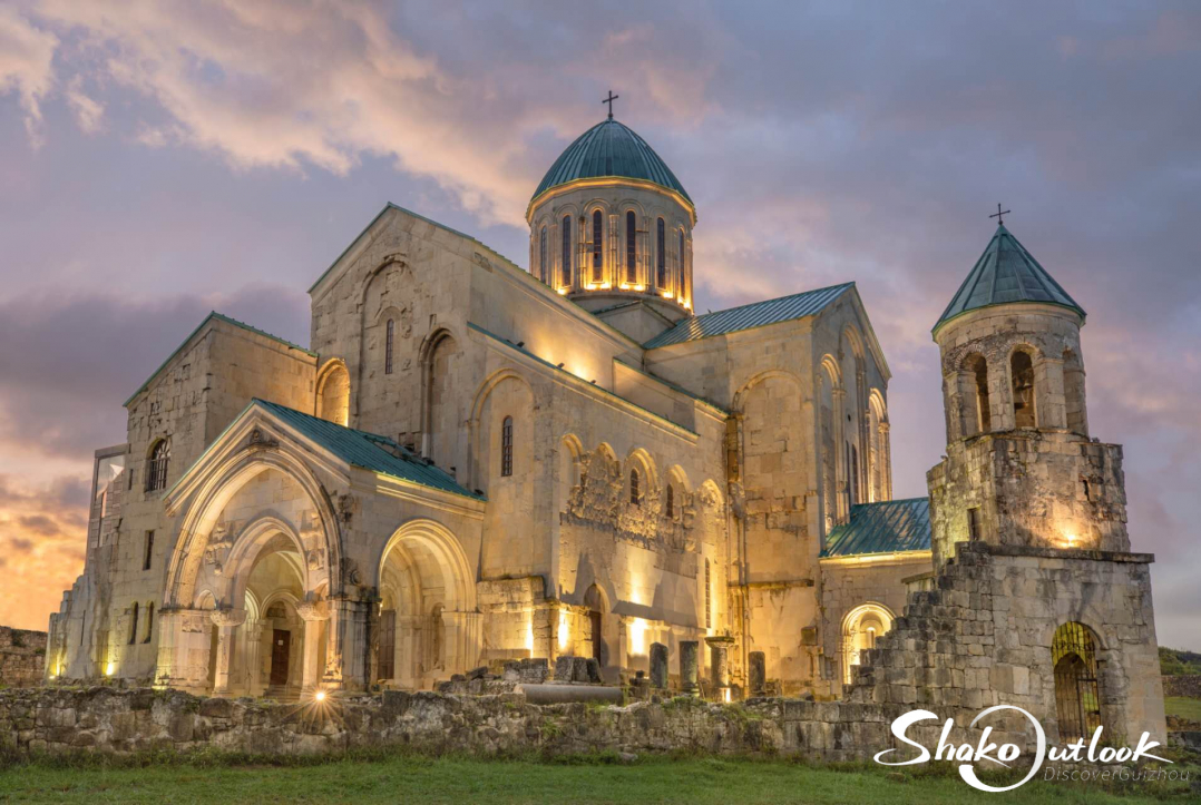 Bagrati Cathedral in Kutaisi, Georgia 格鲁吉亚库塔伊西的巴特拉特大教堂.jpg