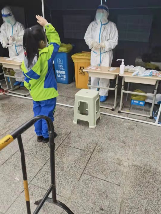 援遵抗疫 贵大学子逆行而上