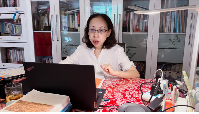 老师居家线上授课。贵州大学供图