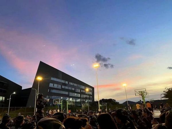 作品《百年贵大，再庆华诞》，作者：温天和