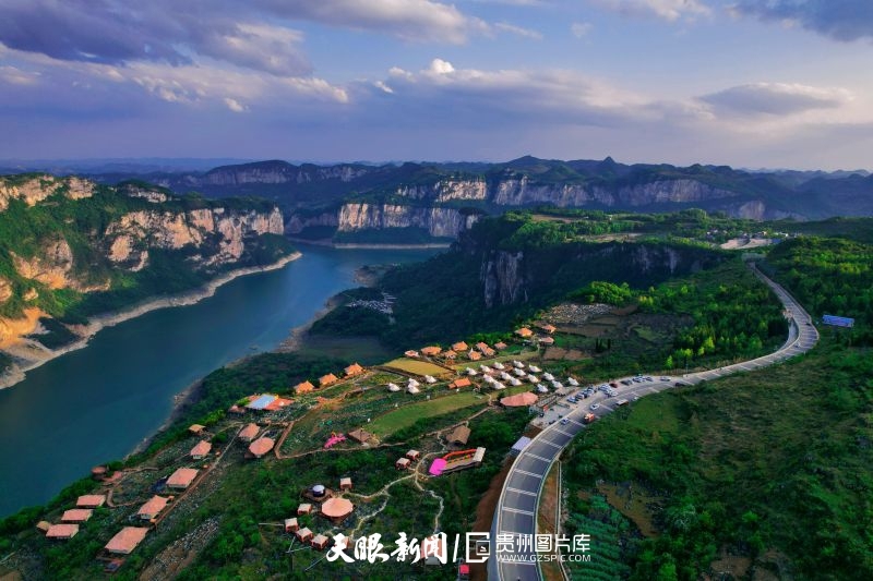 618138-花都里·化屋野奢度假营地。（毕节市文化广电旅游局提供）.jpg