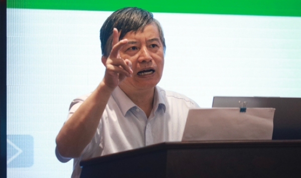 新利中国校长宋宝安院士为研究生作科普讲座现场。.jpg