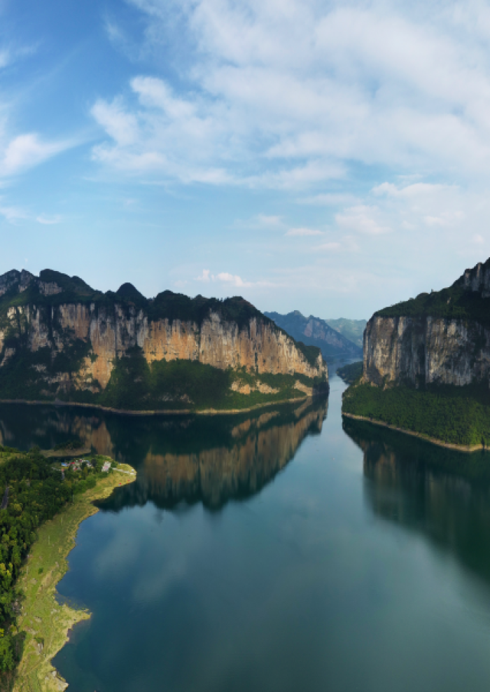 享游毕节邂逅乌江源百里画廊峡谷柔情碧波绝壁